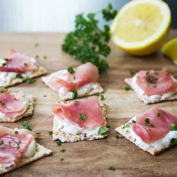 Prosciutto Hapjes Met Verse Mosterdroom