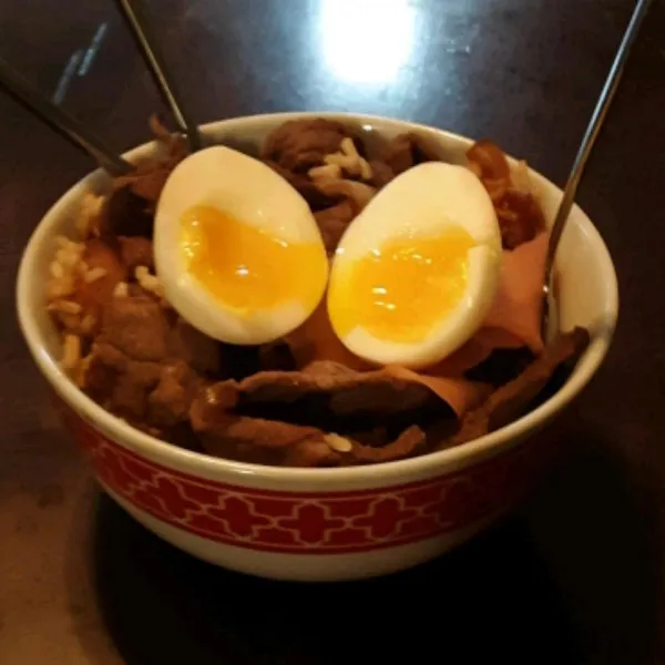 Rundvlees Kom (Gyudon)