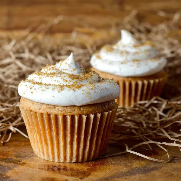 Kruidige Cupcakes Met Roomkaas Glazuur En Kaneel