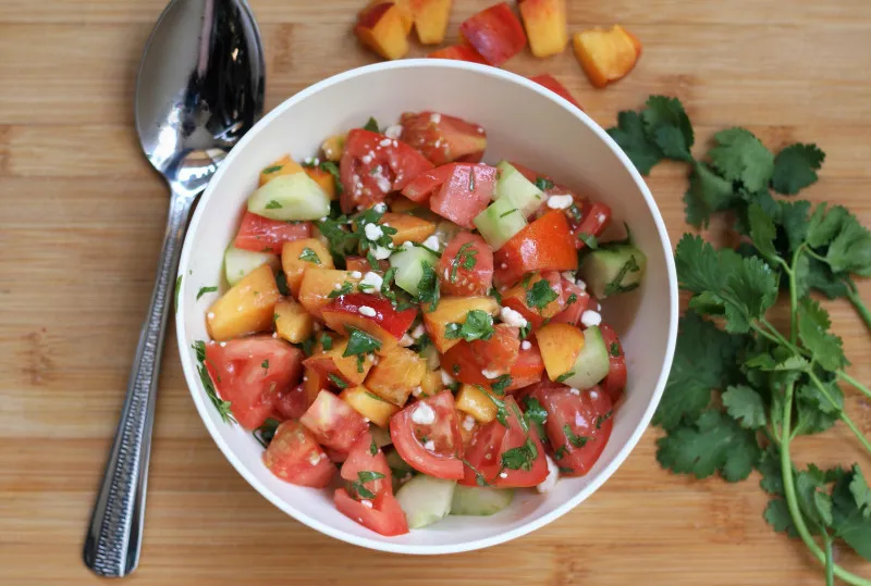 Zomer Salade Van Nectarine, Tomaat En Komkommer