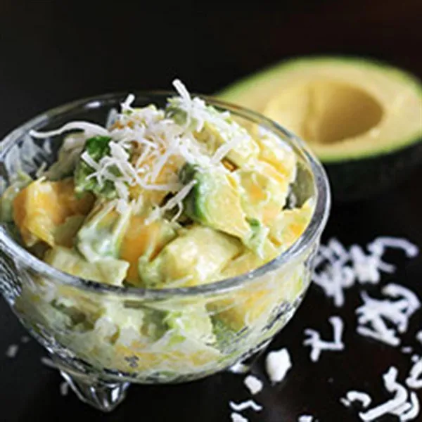 Tropische Avocado- en Fruitensalade met Honing- en Limoendressing