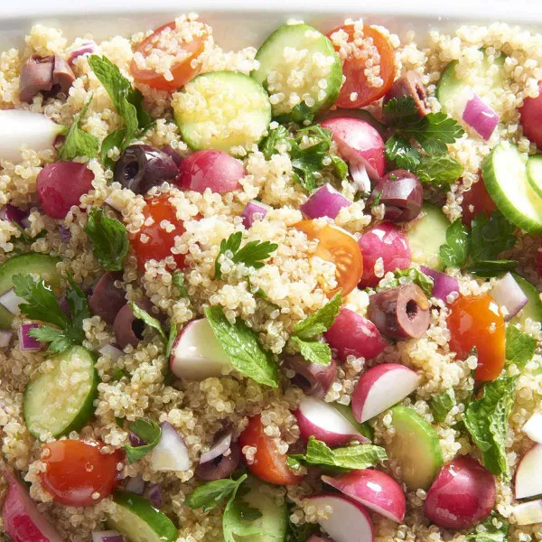 Mediterrane Vegan Quinoasalade