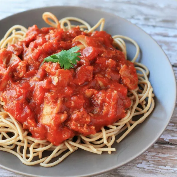 Eenvoudige Spaghetti Met Tomatensaus