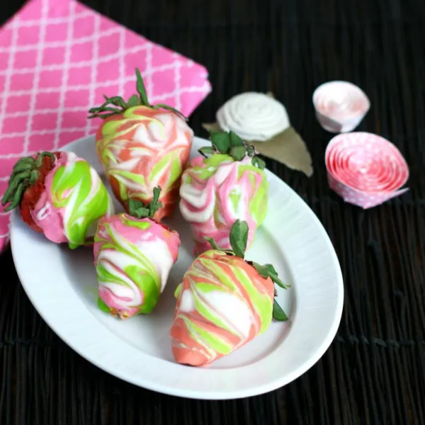 Gestreepte Aardbeien Bedekt Met Chocolade