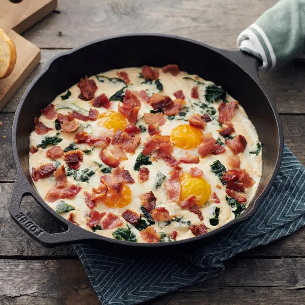 Eieren In De Pan Met Bacon Alfredo Saus