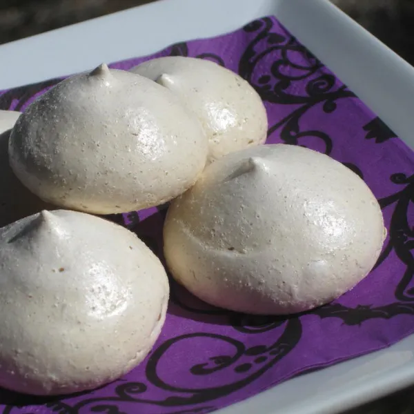 Cardamom Meringues