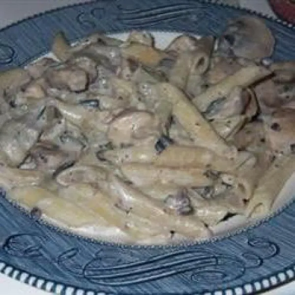 Penne Met Kip En Artisjokken In Witte Saus