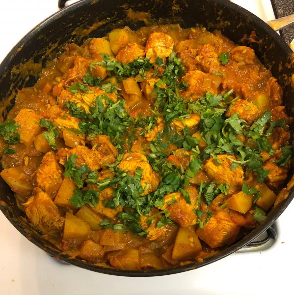 Bengaals Kippen Curry Met Aardappelen