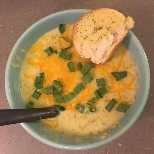 Kipsoep Met Kaas En Broccoli