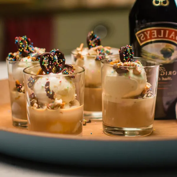 Baileys IJs Sundae