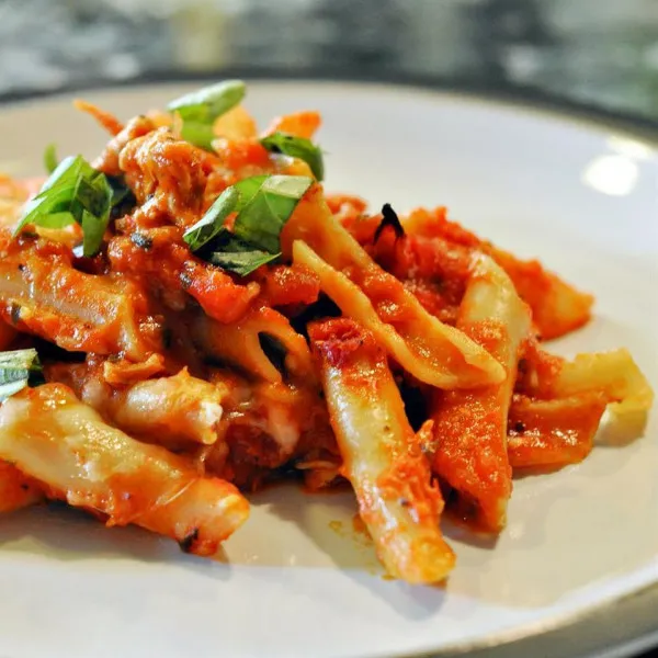Ziti Met Olijven En Gedroogde Tomaten